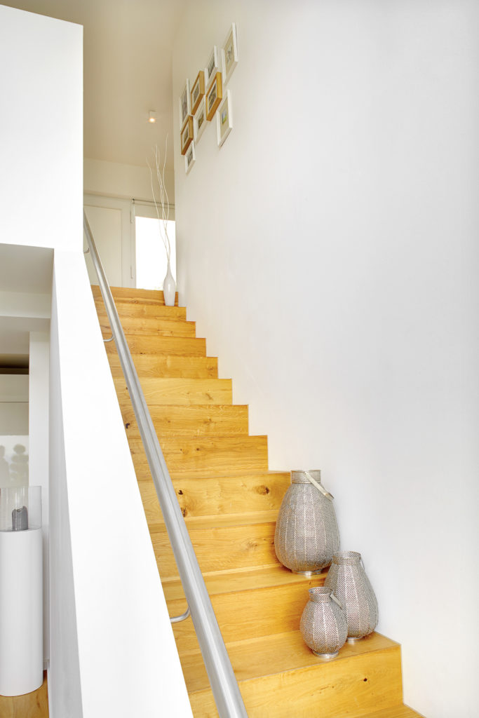 Betontreppe mit Holzbelag