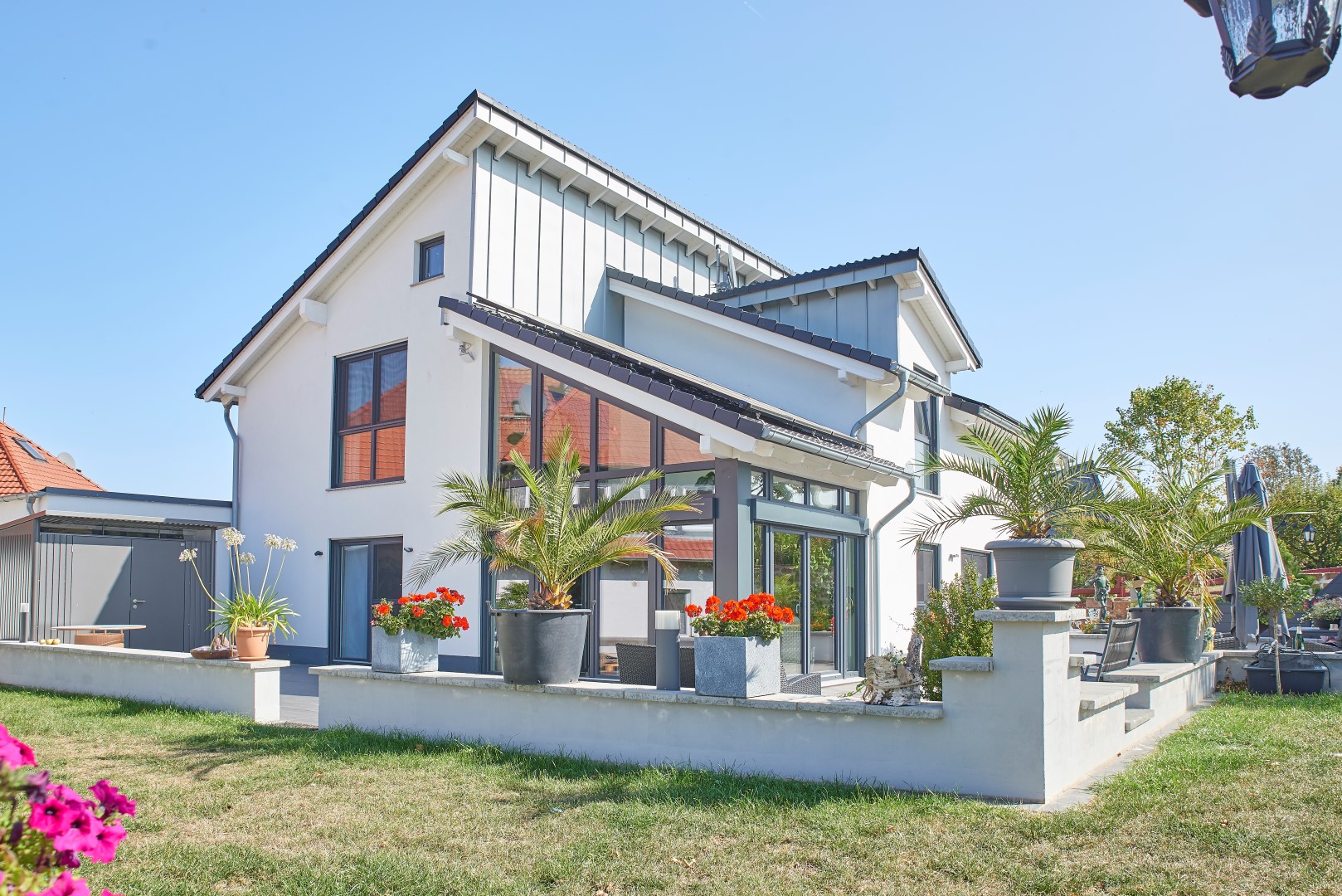 41+ Garten Der An Einem Haus Anschließt, Auf dem schmalen streifen