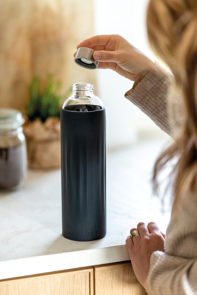 Trinkflasche Glas mit Schwarzer Ummantelung