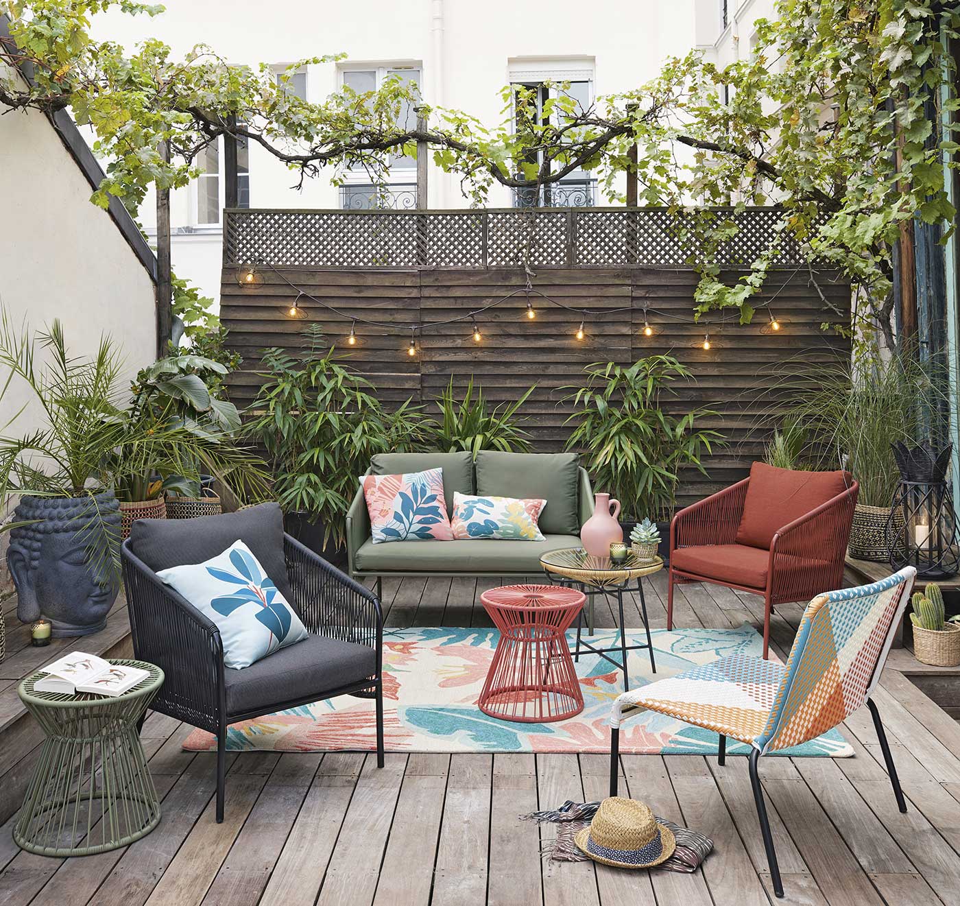 Sofa Retrolook Garten