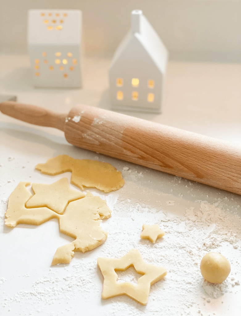 Weihnachtsplätzchen mit Marmelade