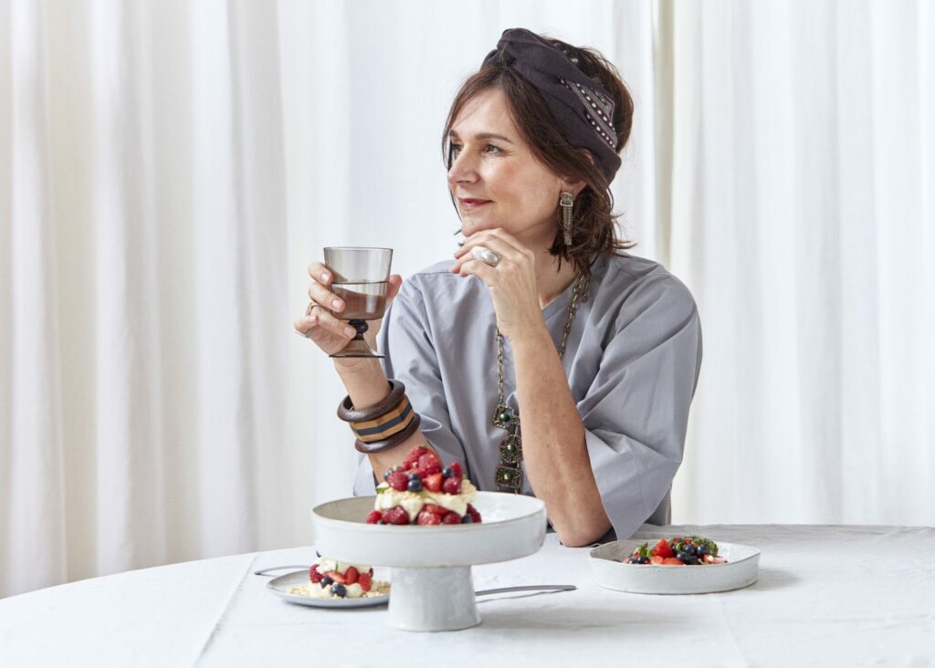 Marie Michielssen und Pavlova mit Beeren